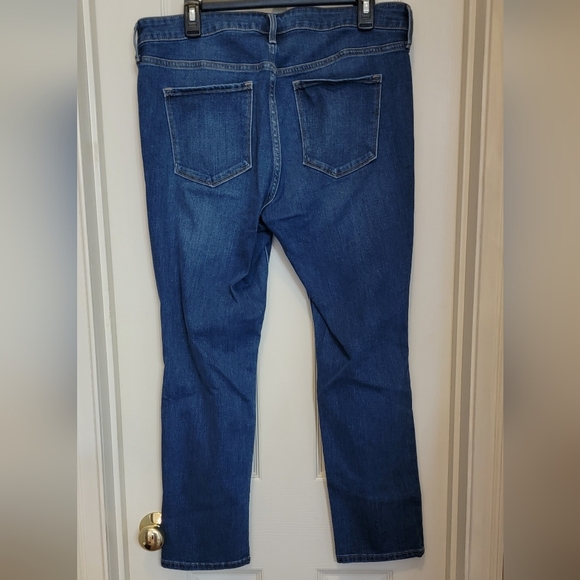Old Navy distressed Power stretch Jeans - Picture 4 of 5